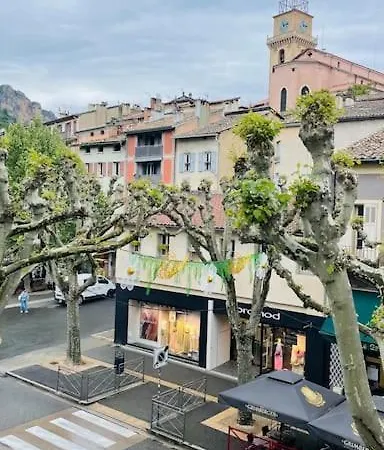 Mistral - Acenseur - Centre-ville Apartmán *